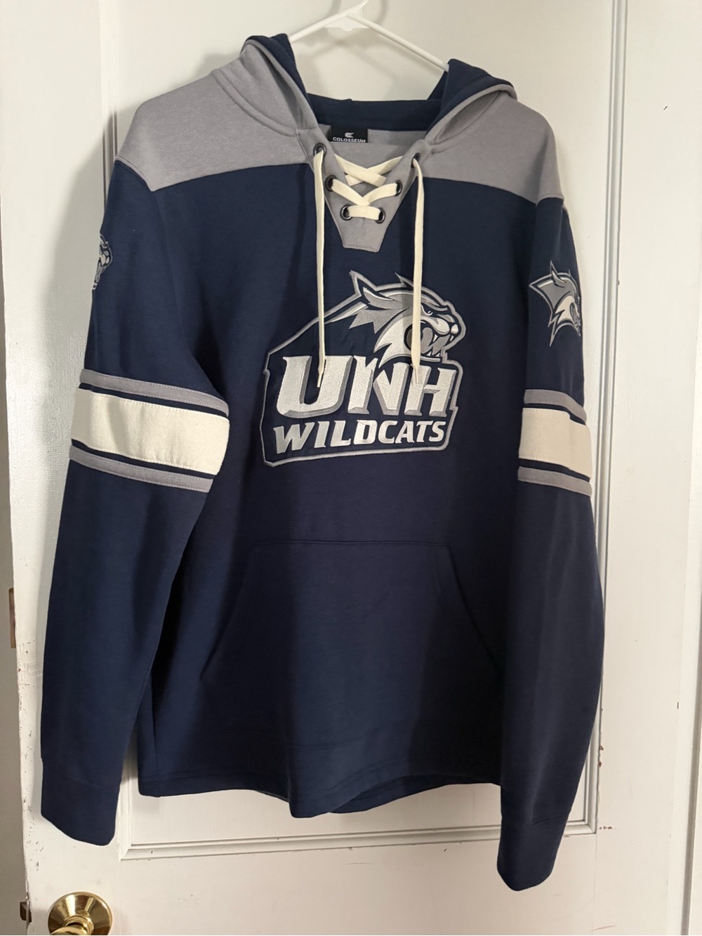 Colosseum UNH Wildcats Navy and Gray Lace-Up Crewneck Hoodie